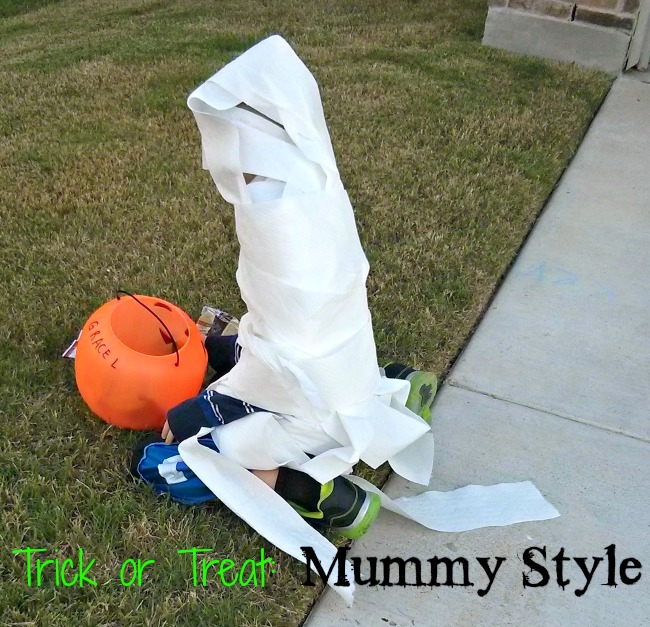 Halloween Relay Race Mummy