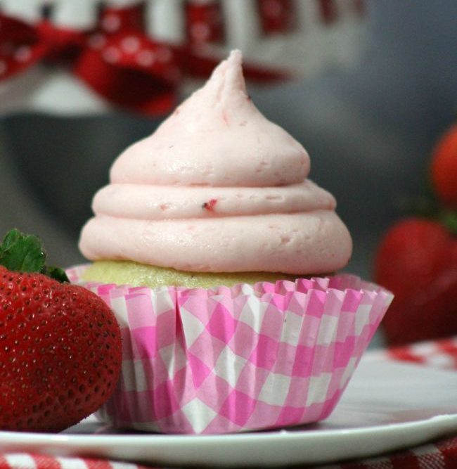 Strawberry Shortcake Cupcake from JennsRAQ.com