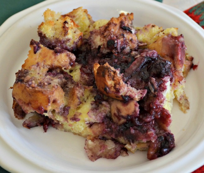 Razzleberry French Toast Breakfast Casserole as seen on jennsRAQ.com #ShareTheJoyOfPie AD