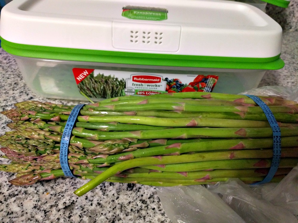 Rubbermaid FreshWorks Produce Saver Containers - Easy to Use