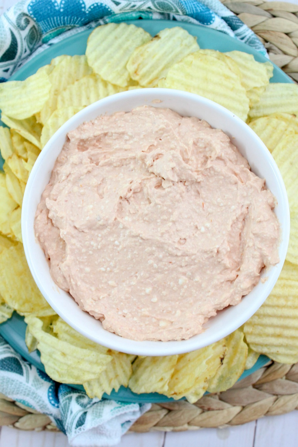 Creamy Chili Dip for Chips